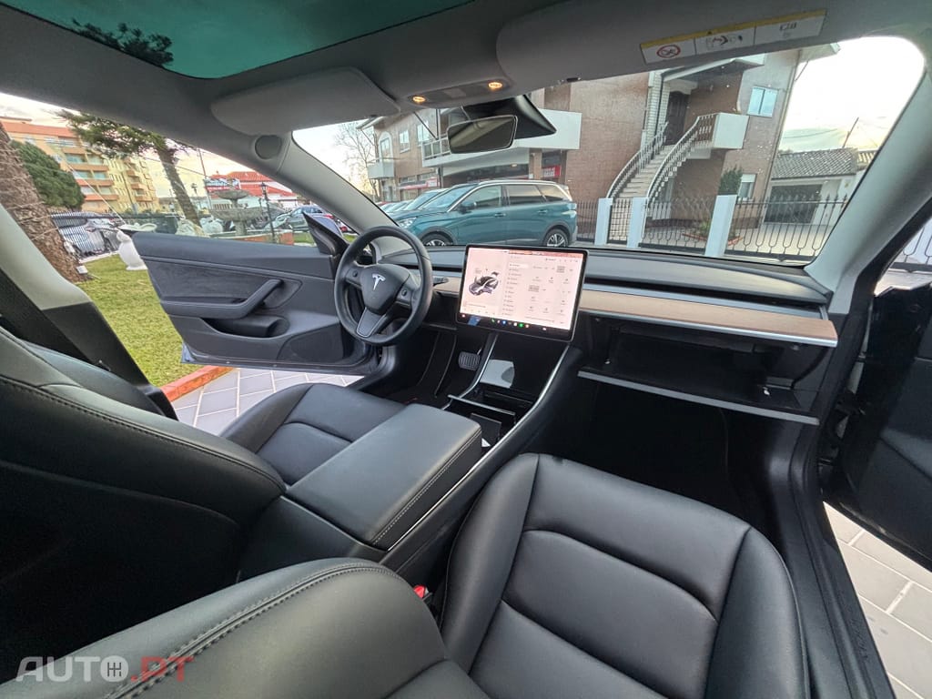 Tesla Model 3 Standard Range Plus RWD