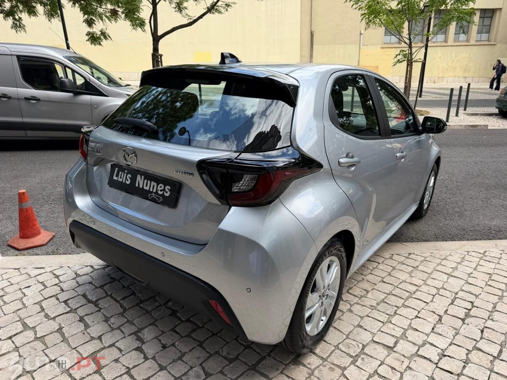 Mazda 2 1.5 L Hybrid VVT-i Centre-Line