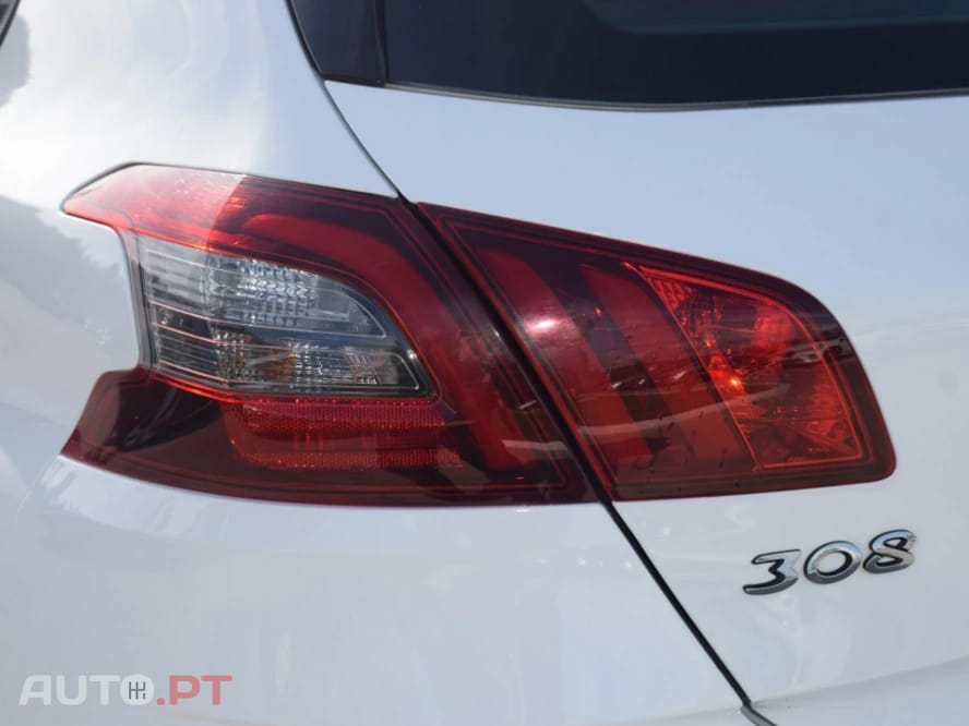 Peugeot 308 1.5 BlueHDi Business Line