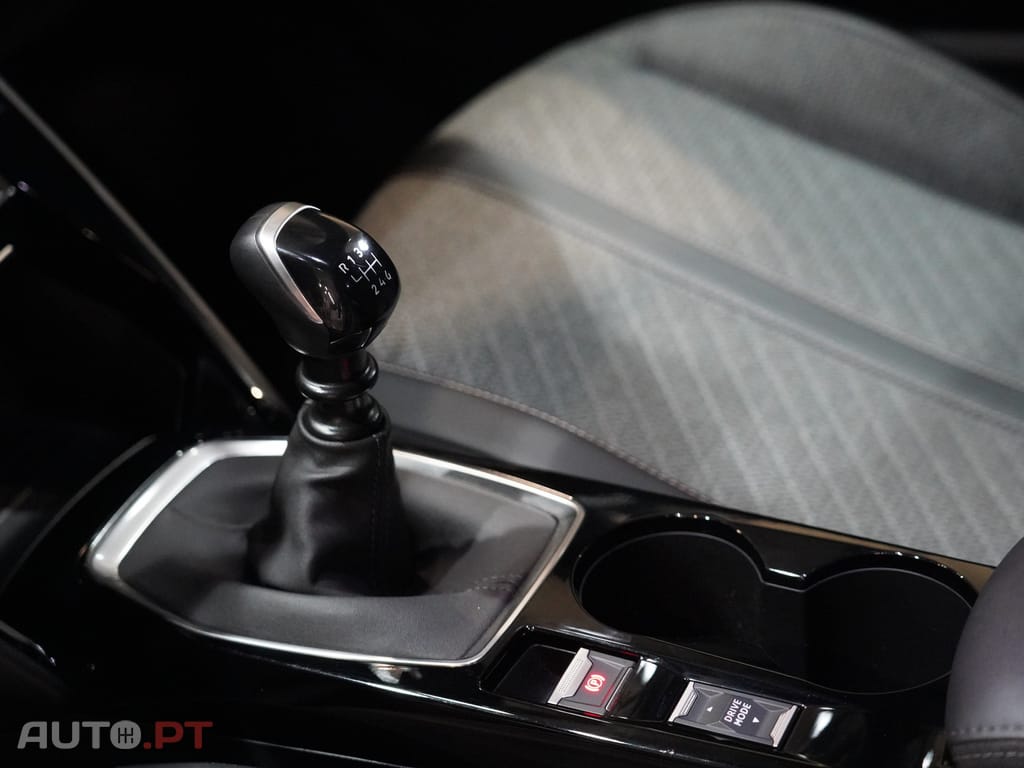 Peugeot 2008 1.2 PureTech Allure