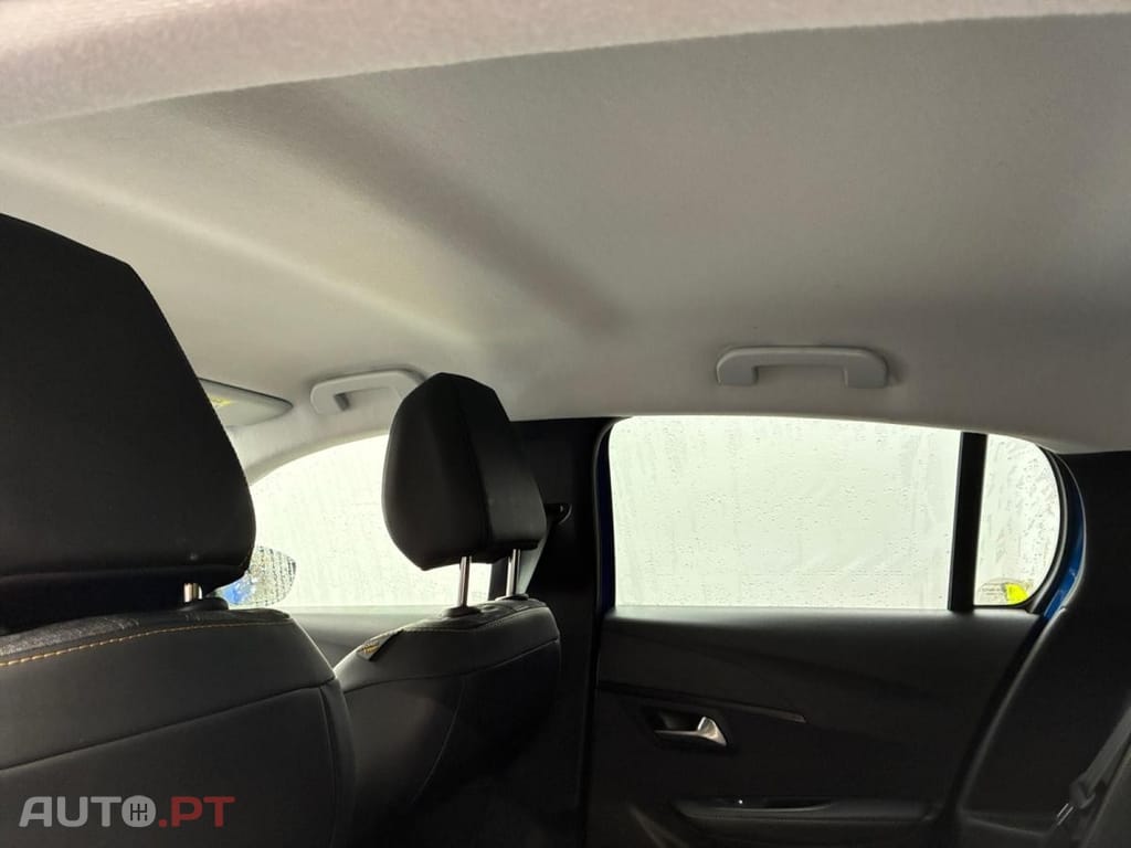 Peugeot E-208 50 kWh Roadtrip