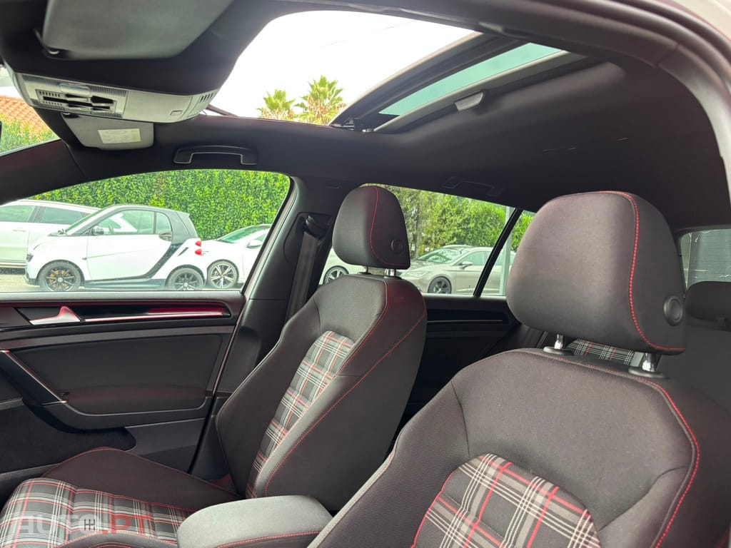 Volkswagen Golf 2.0 TSi GTi DSG Performance