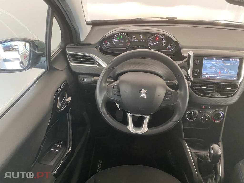 Peugeot 208 1.2 PureTech Signature