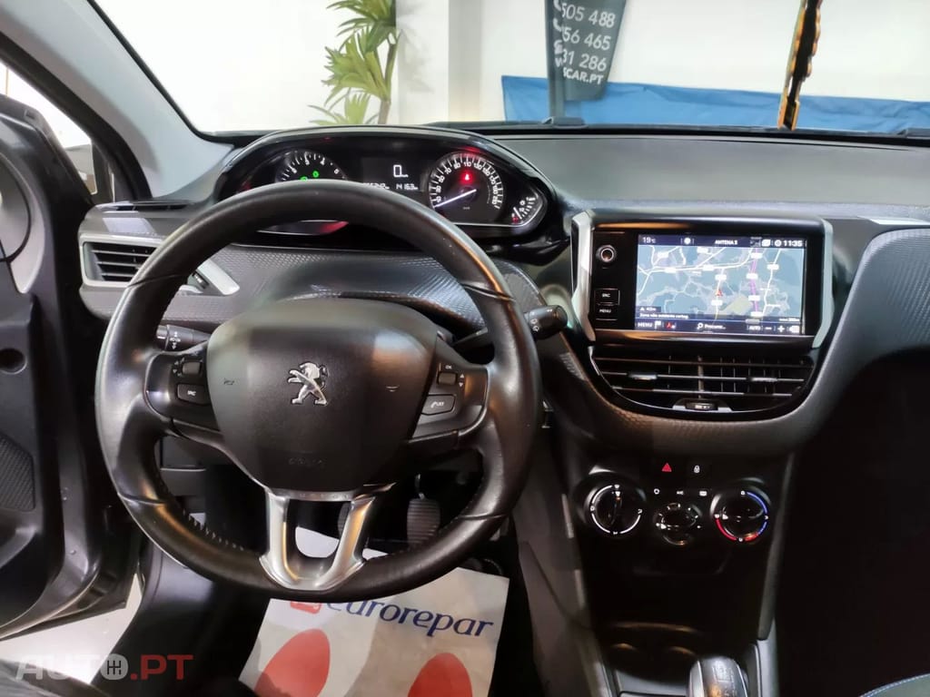 Peugeot 208 1.2 PureTech Signature