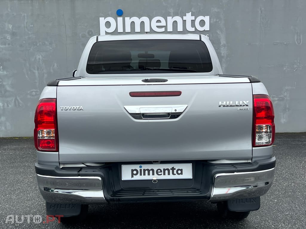 Toyota Hilux 2.4 D-4D 2WD CD Tracker