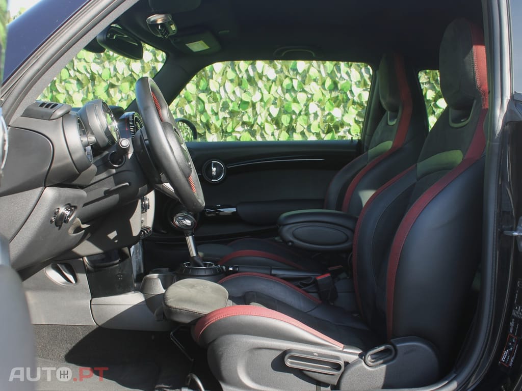 MINI John Cooper Works Auto Desportiva