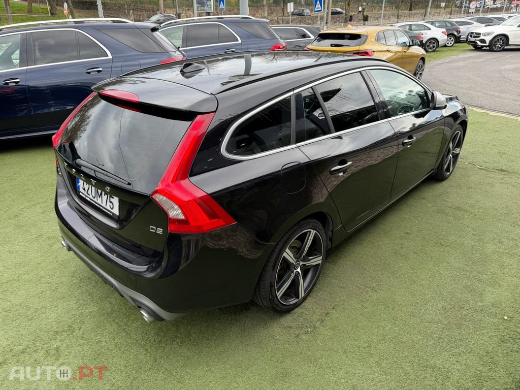 Volvo V60 2.0 D2 R-Design