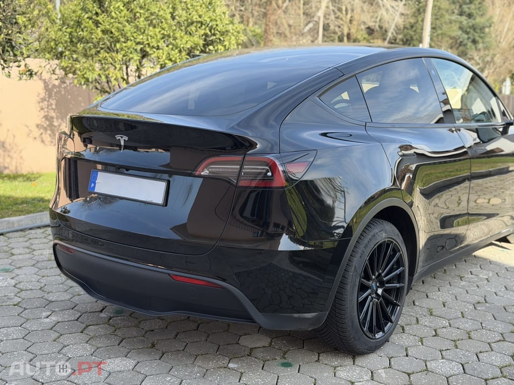 Tesla Model Y Long Range Dual Motor AWD