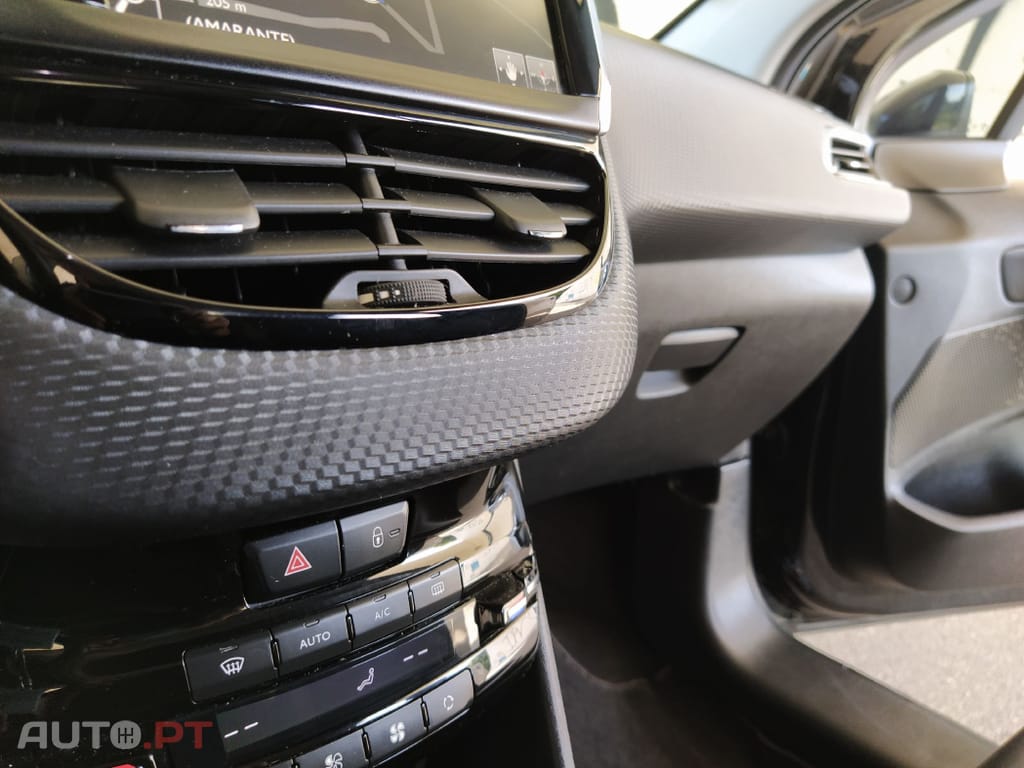 Peugeot 208 Puretech Turbo GT line