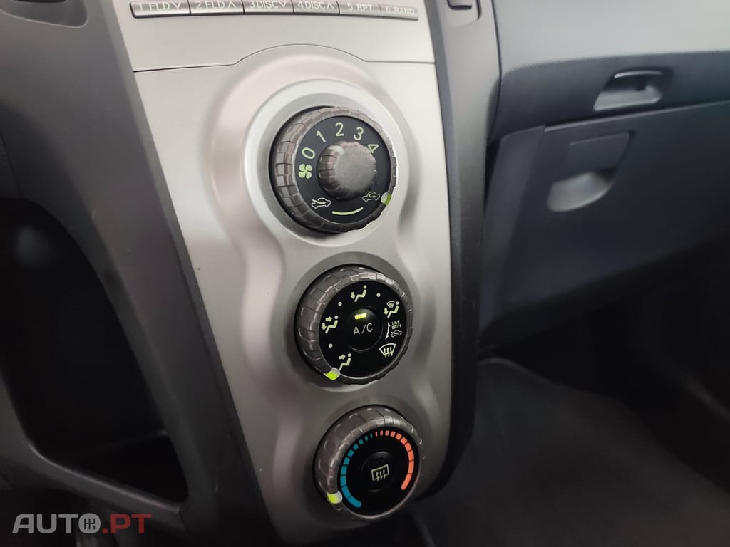 Toyota Yaris 1.0 VVT-i AC Manual
