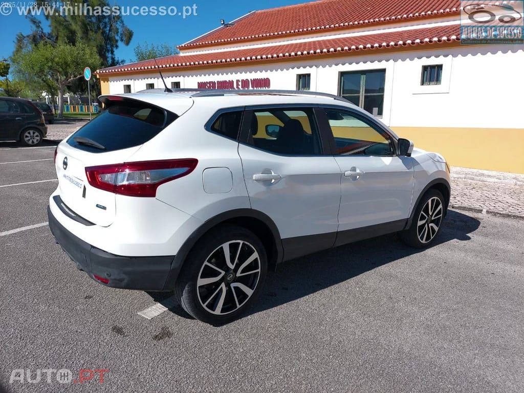 Nissan Qashqai 1.5 dCi Tekna Premium Pele
