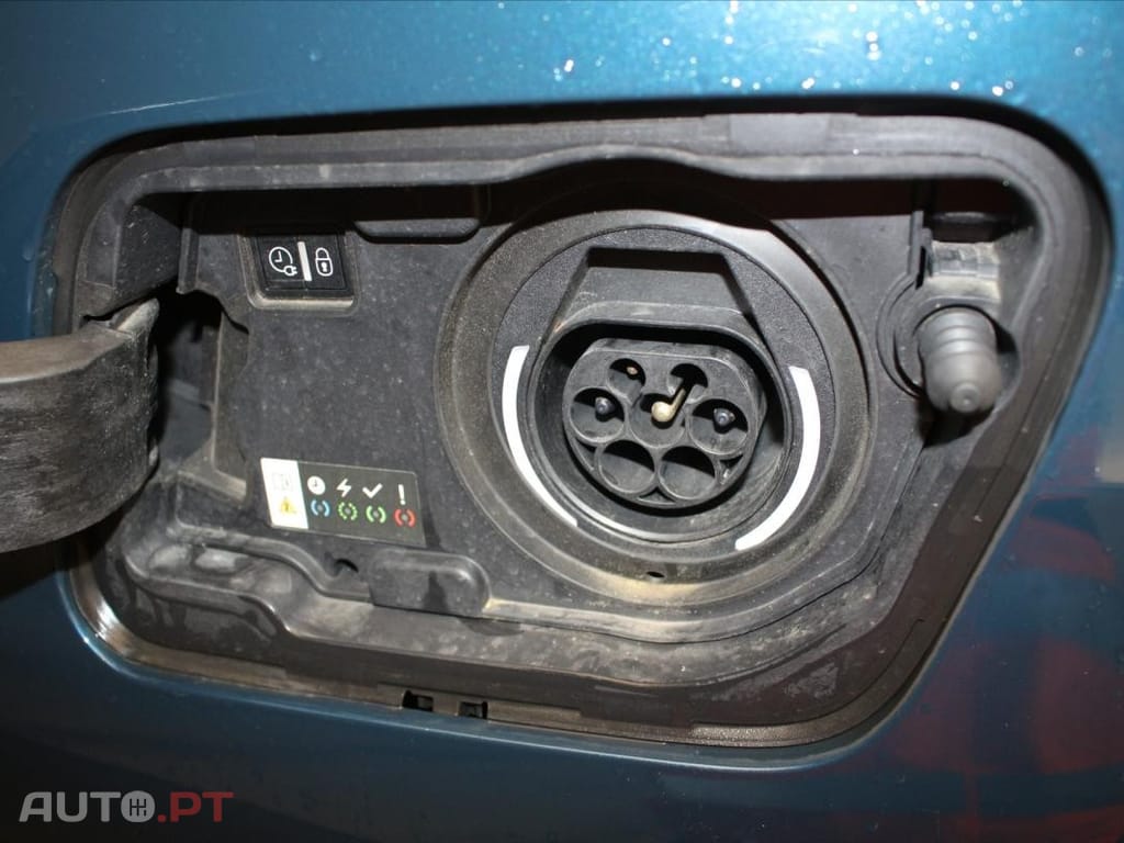 Peugeot 3008 1.6 Hybrid Allure Pack e-EAT8