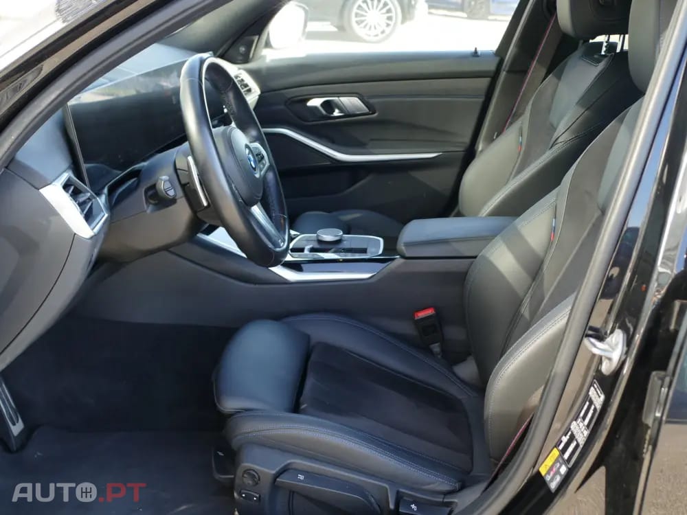 BMW 330 e Pack Desportivo M Auto