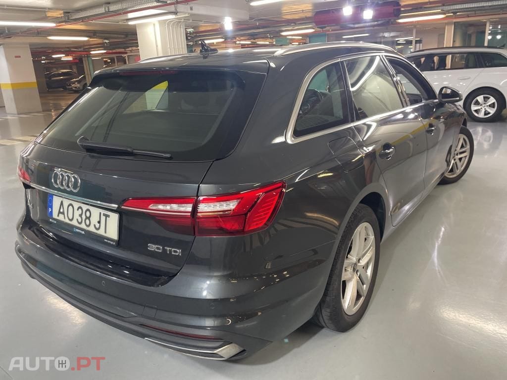 Audi A4 Avant 30 TDI S tronic