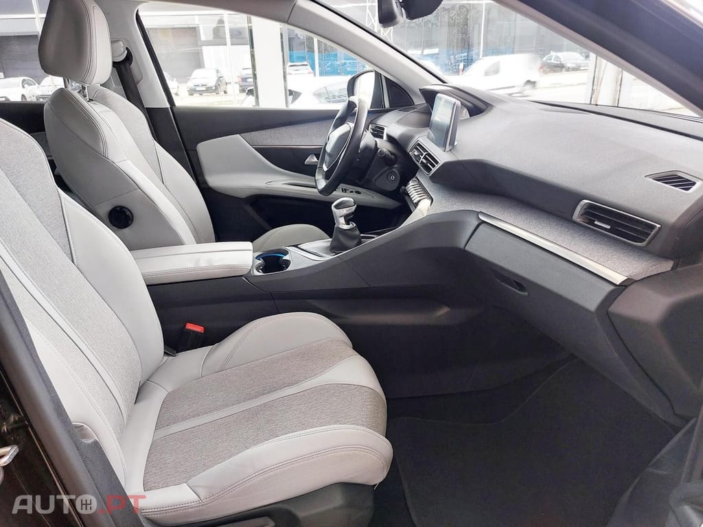 Peugeot 3008 1.5 BlueHDi Allure