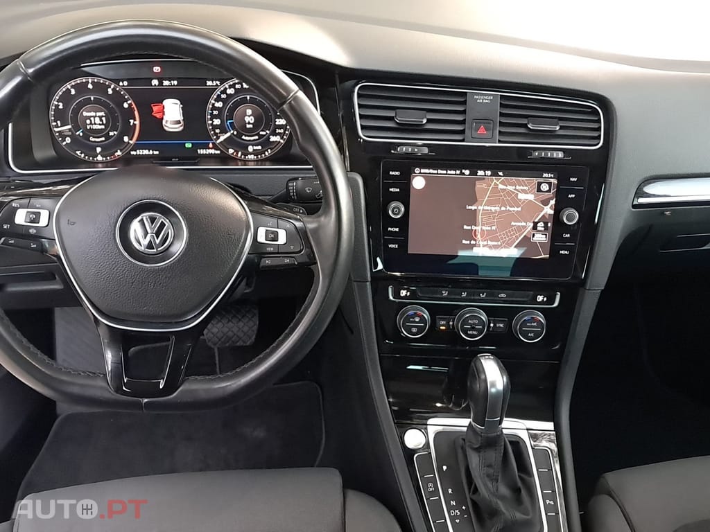 Volkswagen Golf 1.5 eTSI R-Line DSG