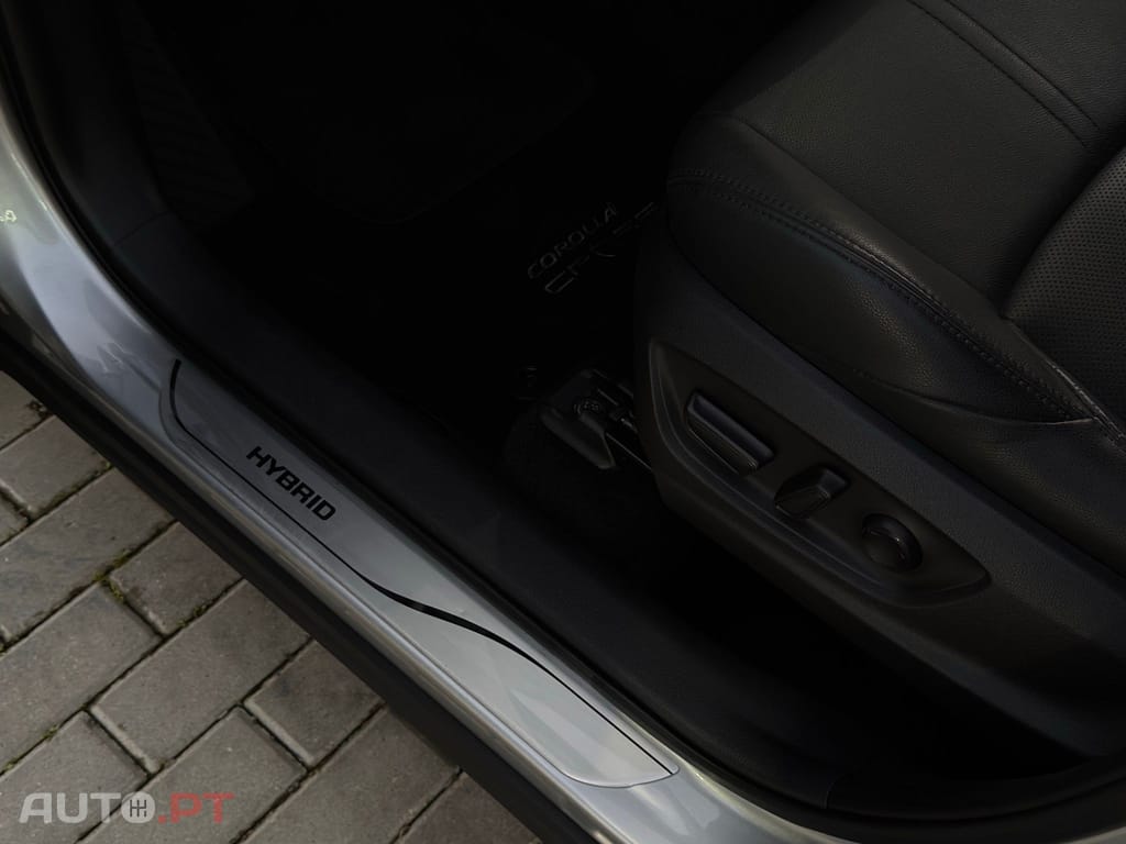 Toyota Corolla Cross 2.0 Hybrid Luxury