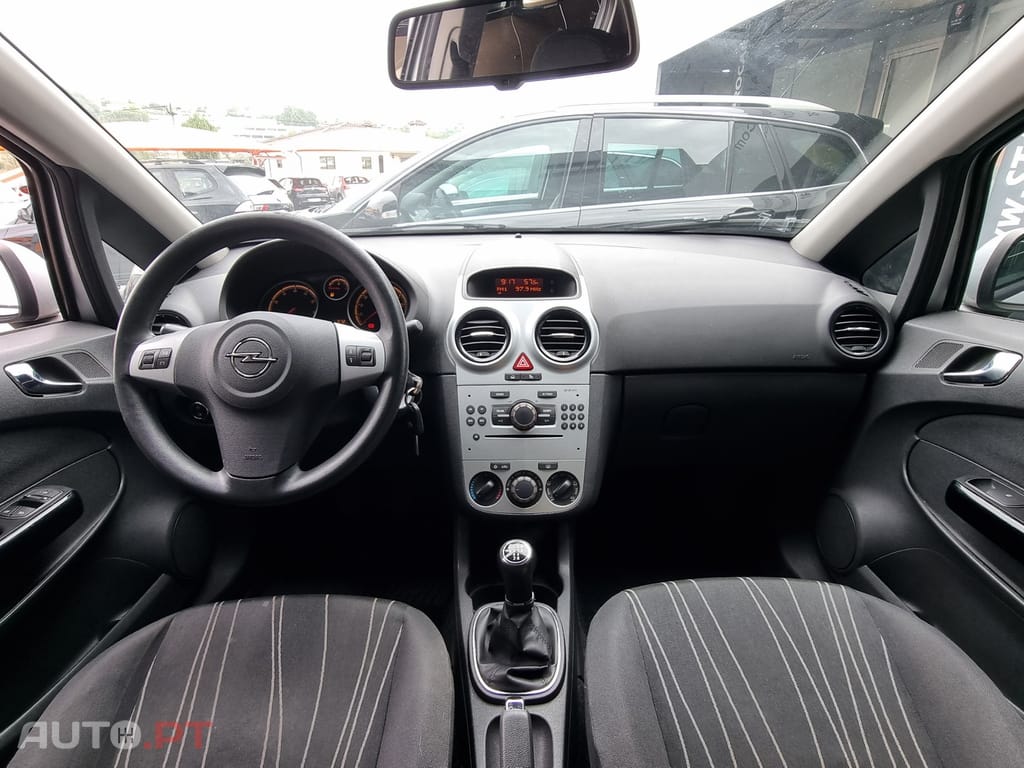 Opel Corsa 1.2 Enjoy