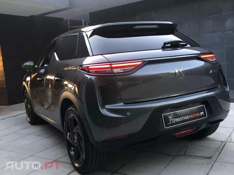 DS DS3 Crossback E-Tense Performance Line