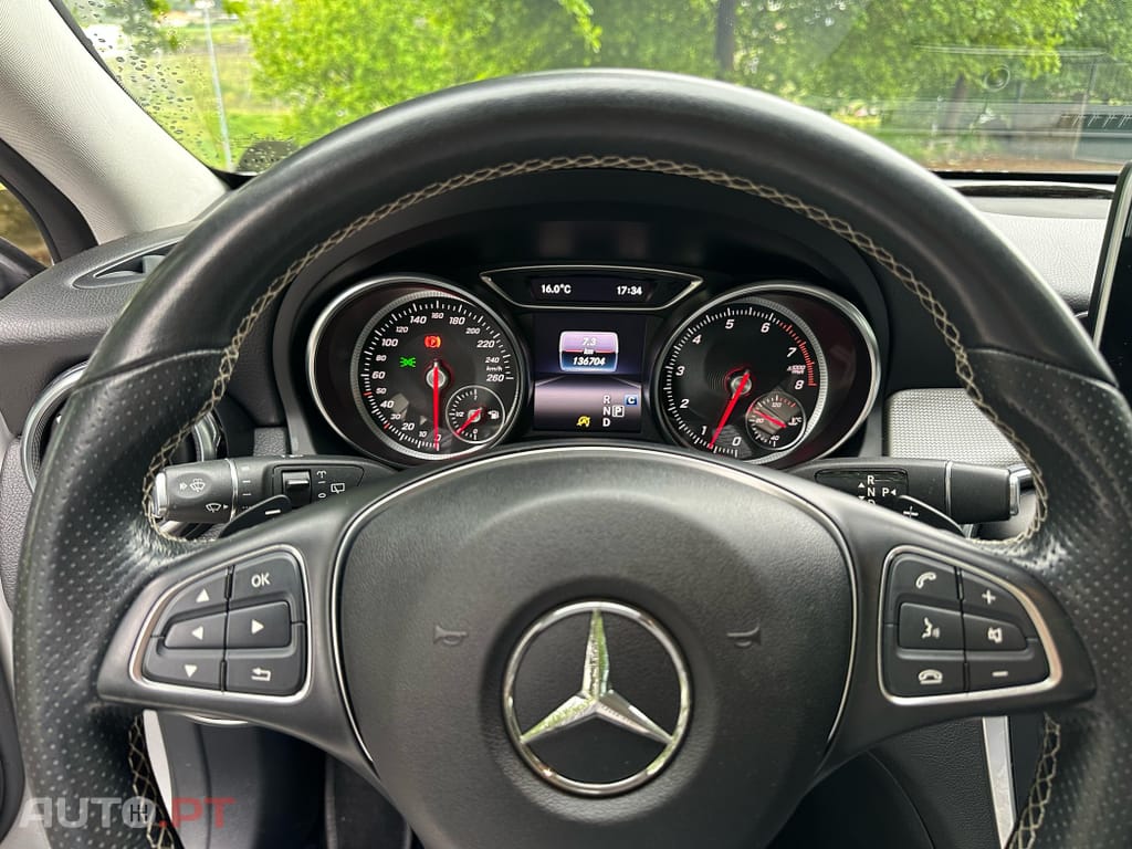 Mercedes-Benz GLA 220 4Matic 8G-DCT Special Edition