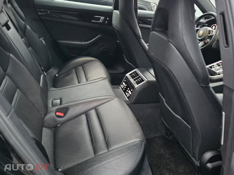 Porsche Panamera 4 E-Hybrid