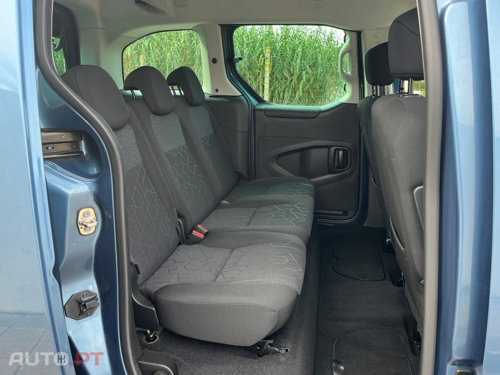 Peugeot E-Partner 50 kWh Premium Standard