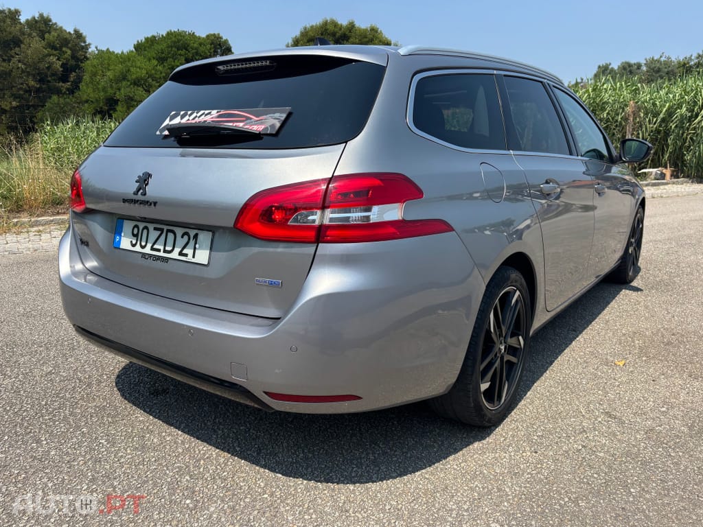 Peugeot 308 1.6 BlueHDi Allure J17