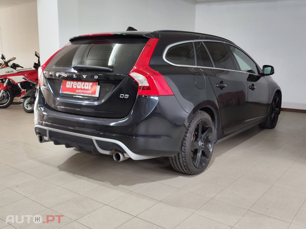 Volvo V60 2.0 D3 R-Design