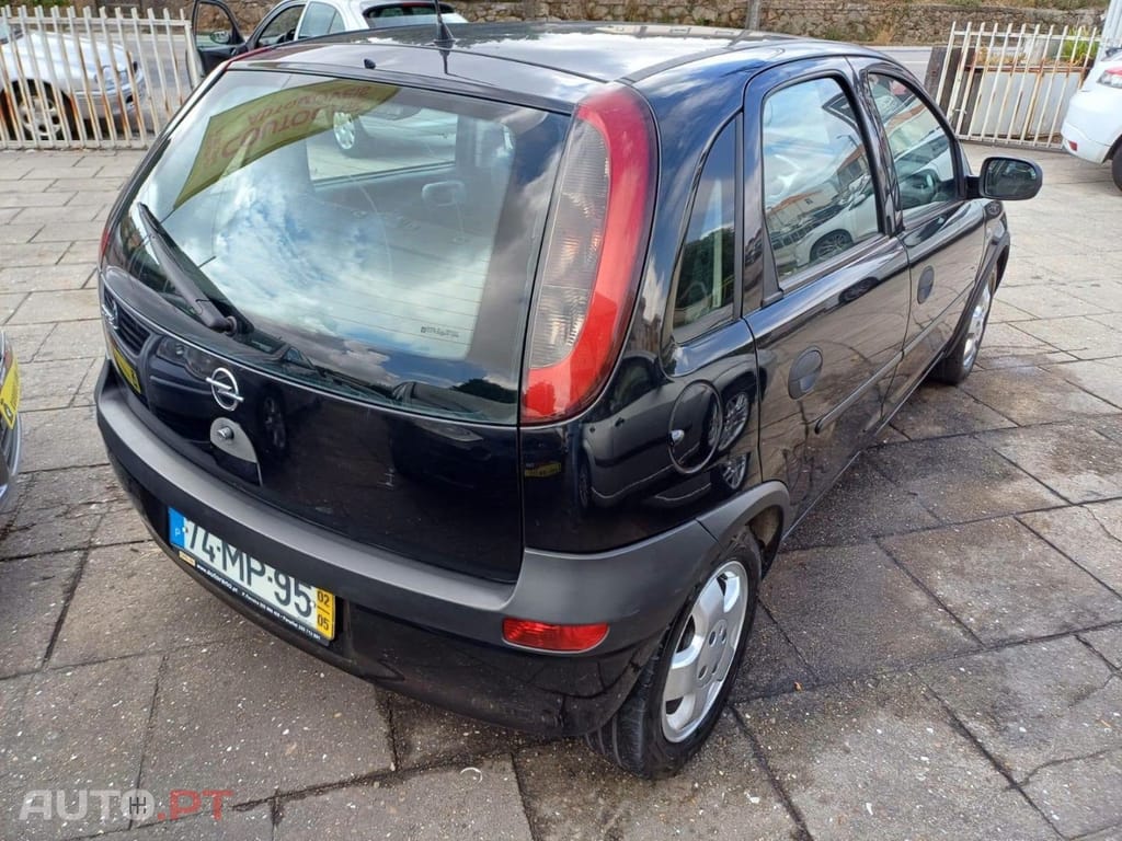 Opel Corsa 1.7 DTi 16V Elegance — fotografia 2