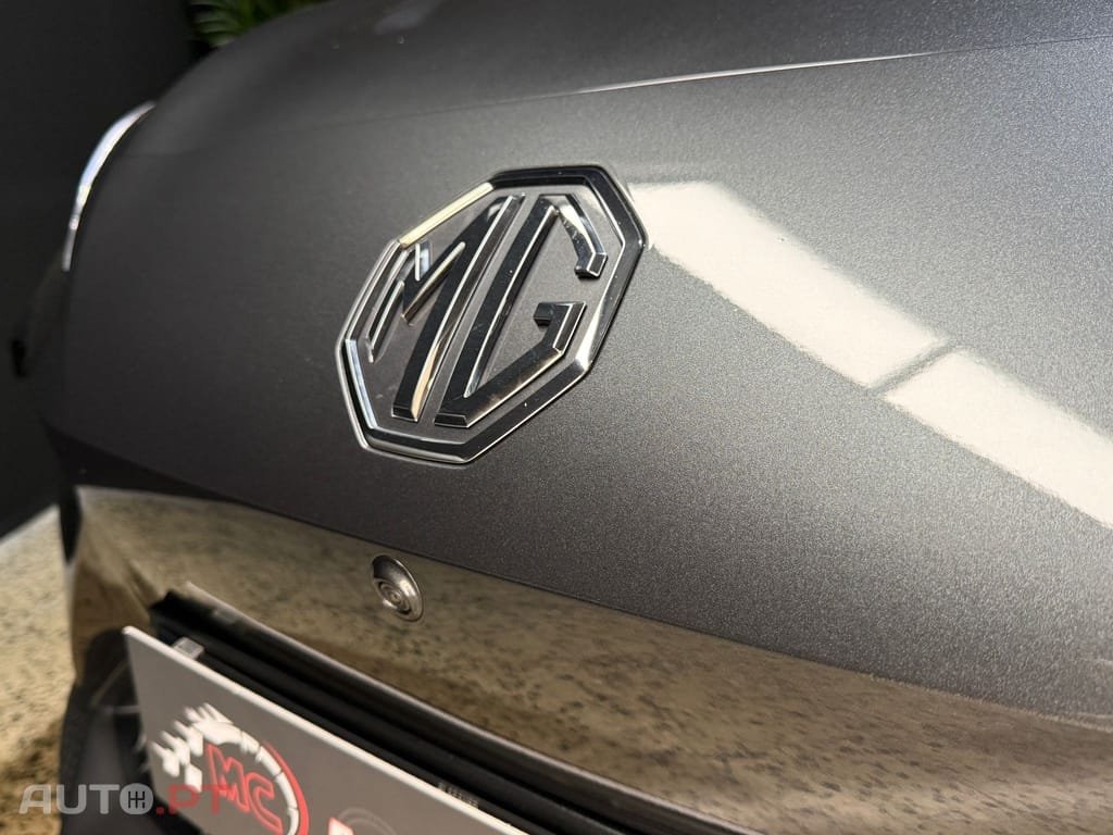 MG MG4 64 kWh Luxury