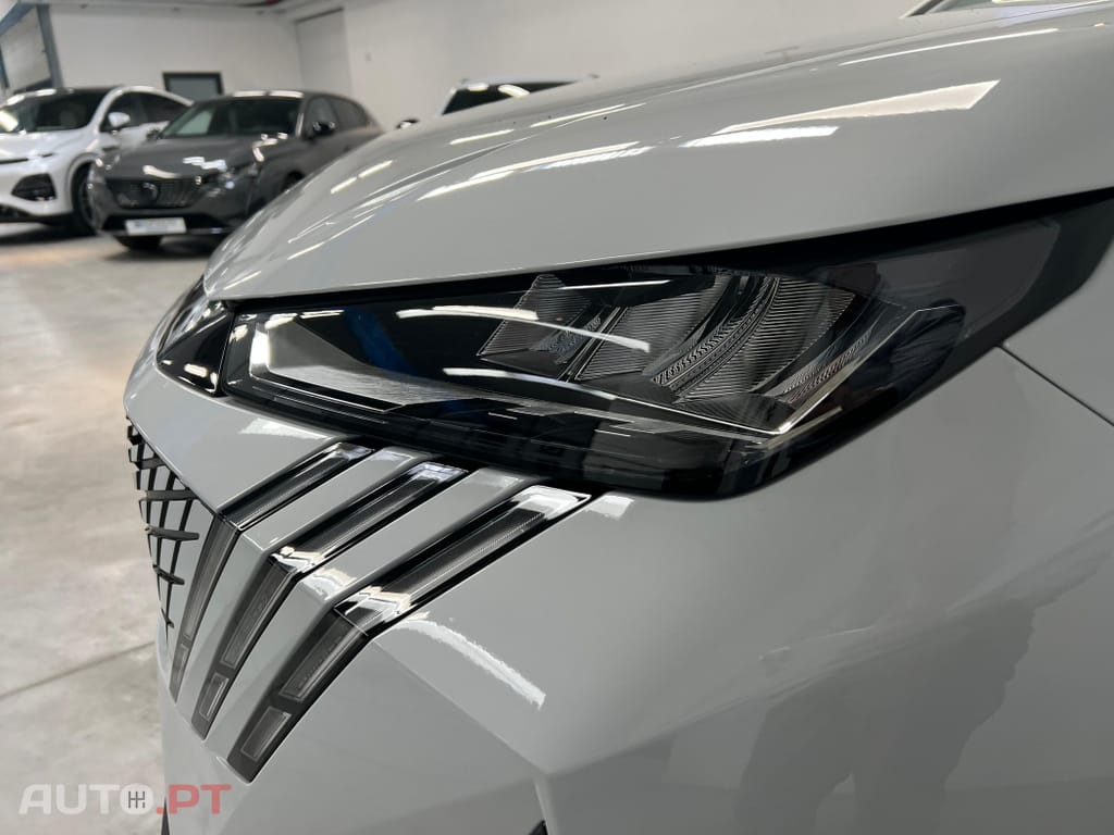 Peugeot 5008 1.2 Hybrid Allure e-DCS6