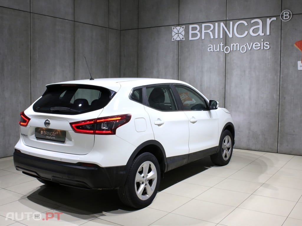 Nissan Qashqai Outro