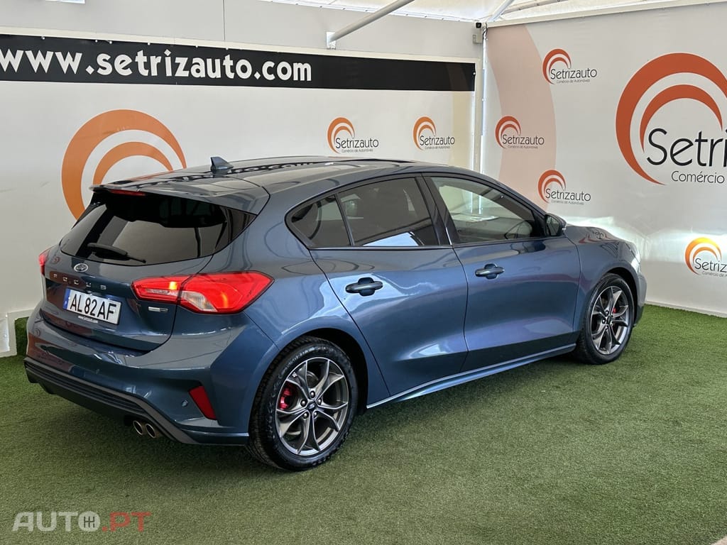 Ford Focus 1.0 EcoBoost MHEV ST-Line