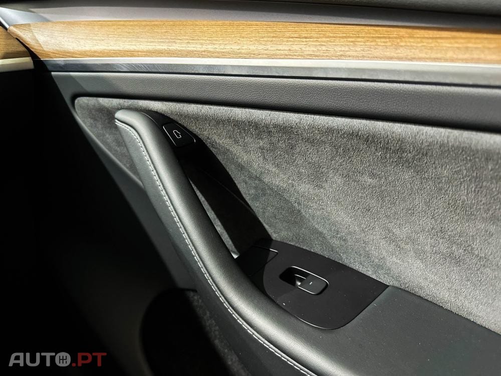 Tesla Model Y Long Range Dual Motor AWD