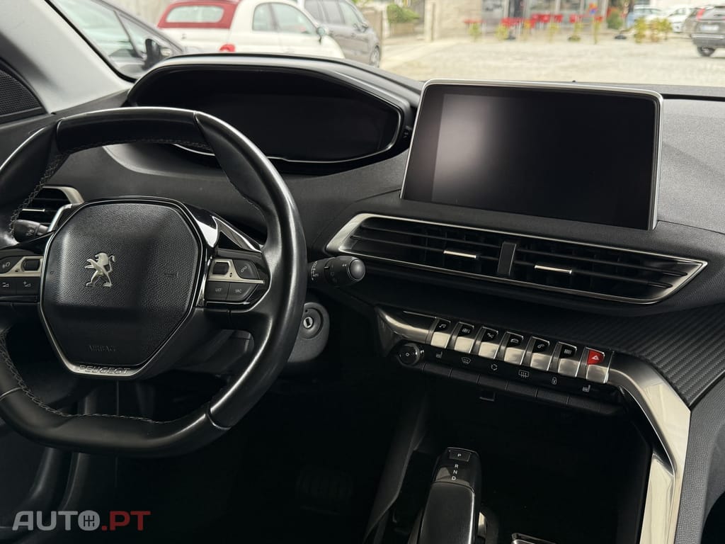 Peugeot 5008 1.2 PureTech Allure EAT8