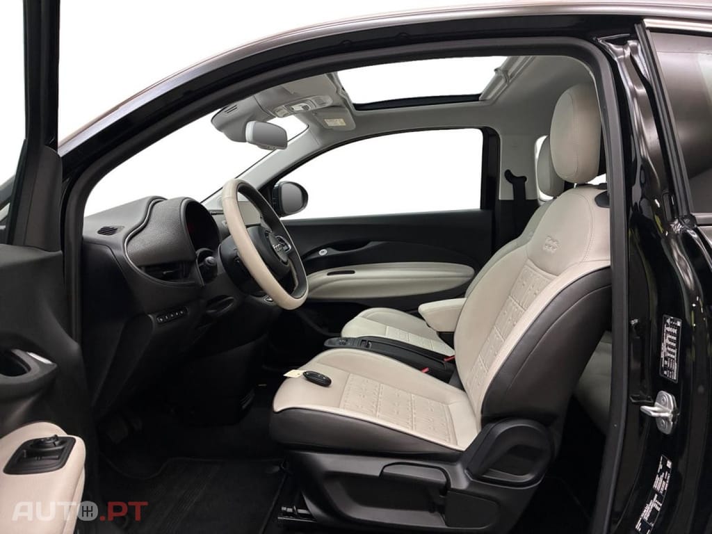 Fiat 500e La Prima