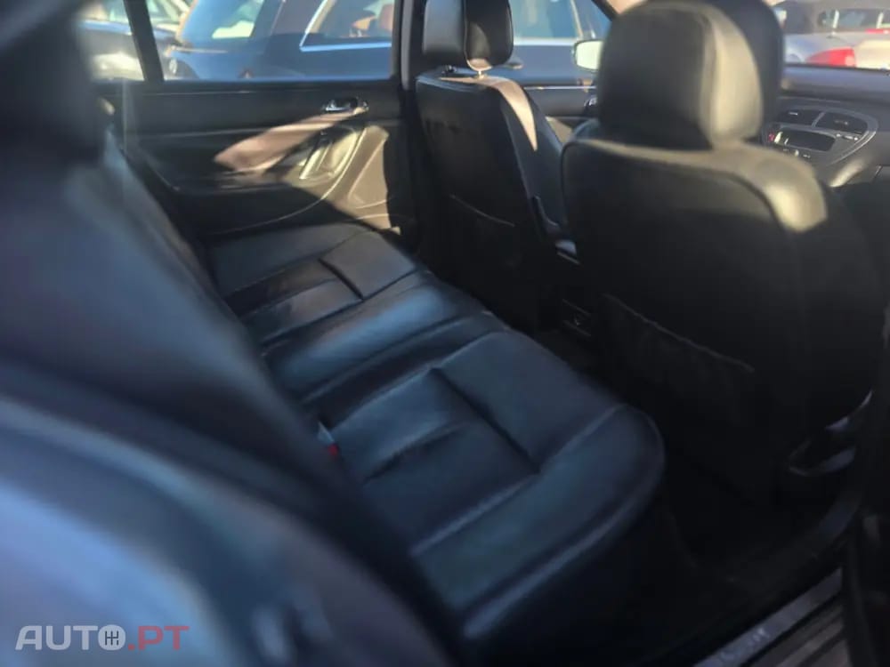 Peugeot 607 2.2 HDi Ebène Automatic