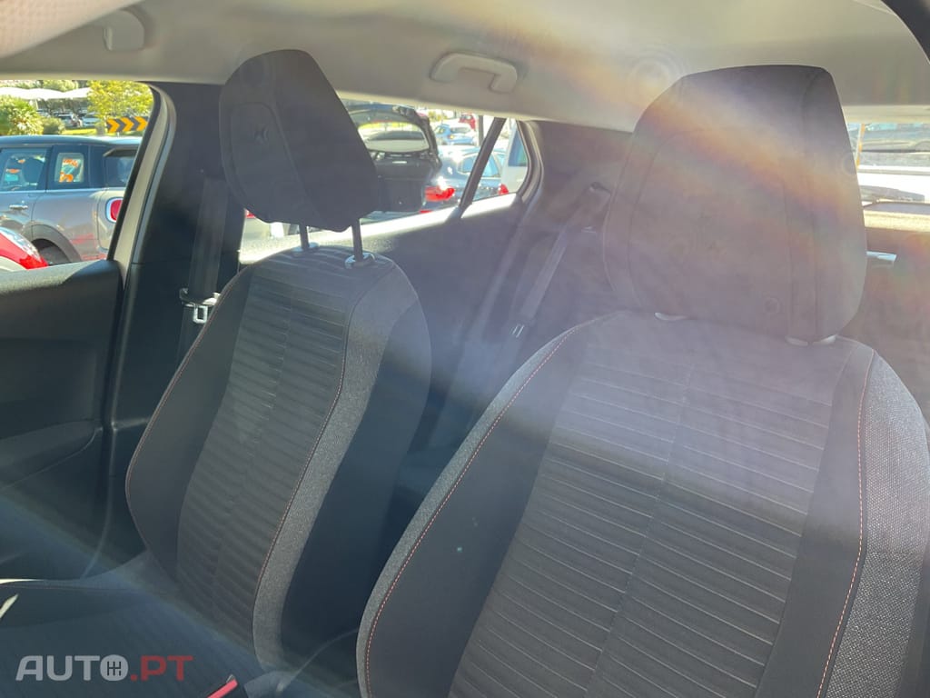 Peugeot 2008 1.2 PureTech Active