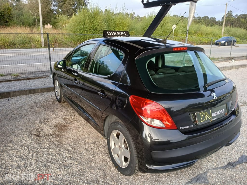 Peugeot 207 1.4 HDI 5Lugares