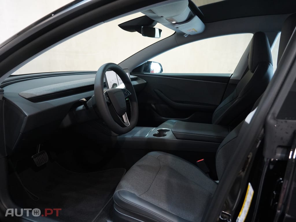 Tesla Model 3 Tração Traseira