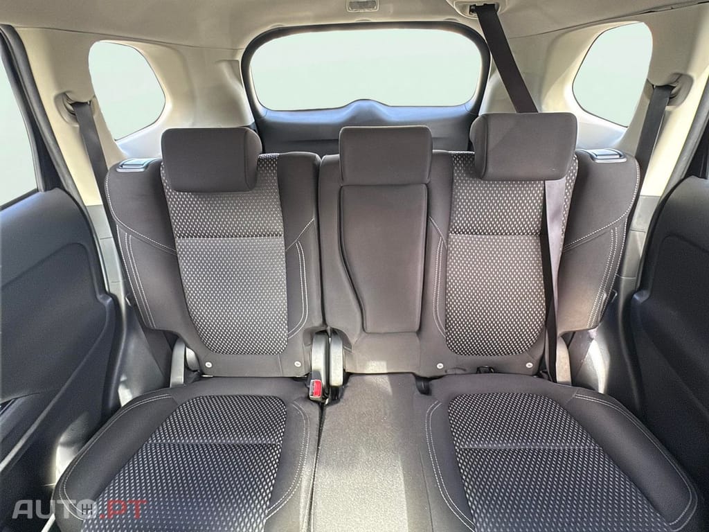 Mitsubishi Outlander 2.4 Intense