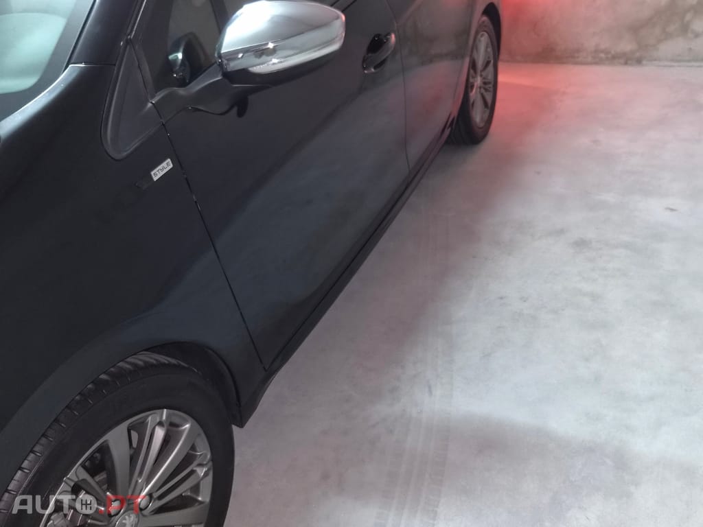 Peugeot 208 Pure tech style