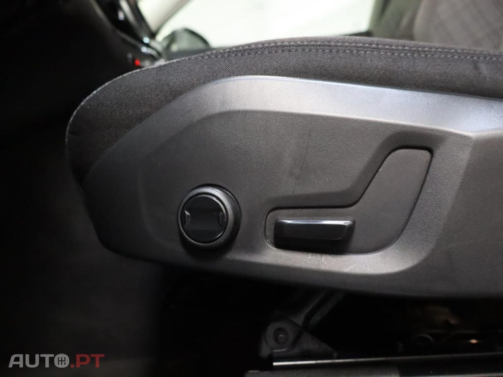 Volvo XC60 2.0 T6  AWD PHEV Core Auto