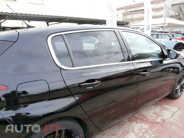 Peugeot 308 BlueHDi 130 Black Edition
