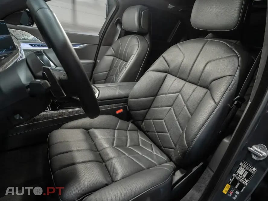 BMW 750 750e xDrive Pack Desportivo M