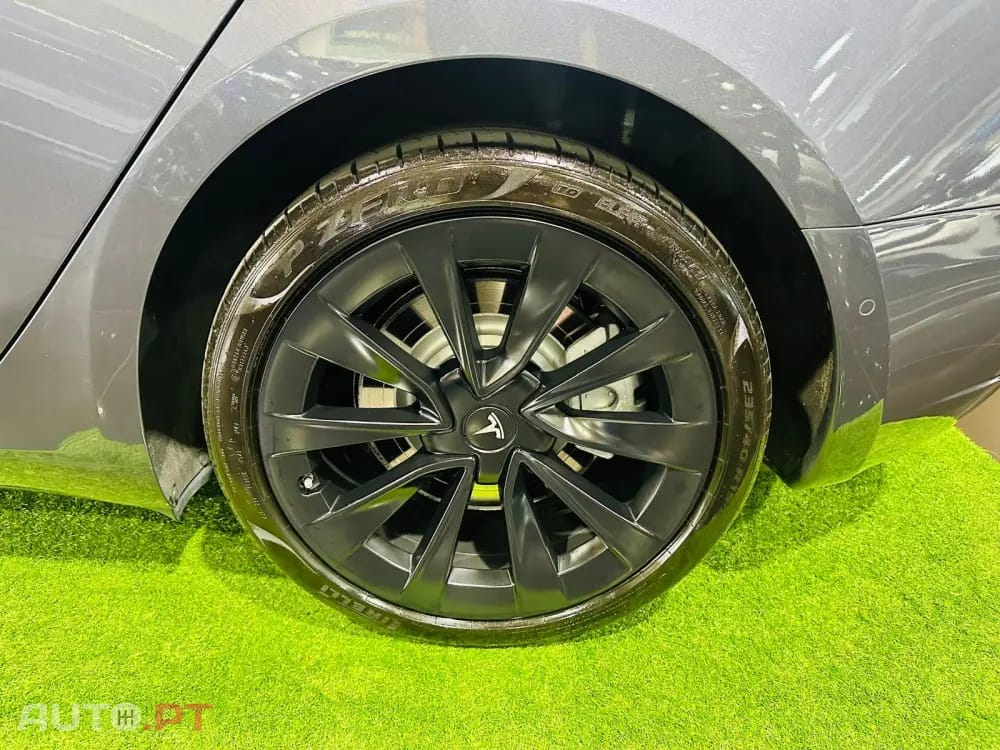 Tesla Model 3 Standard RWD