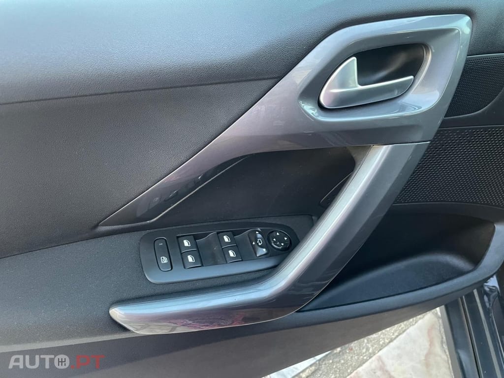 Peugeot 2008 1.2 PureTech Active