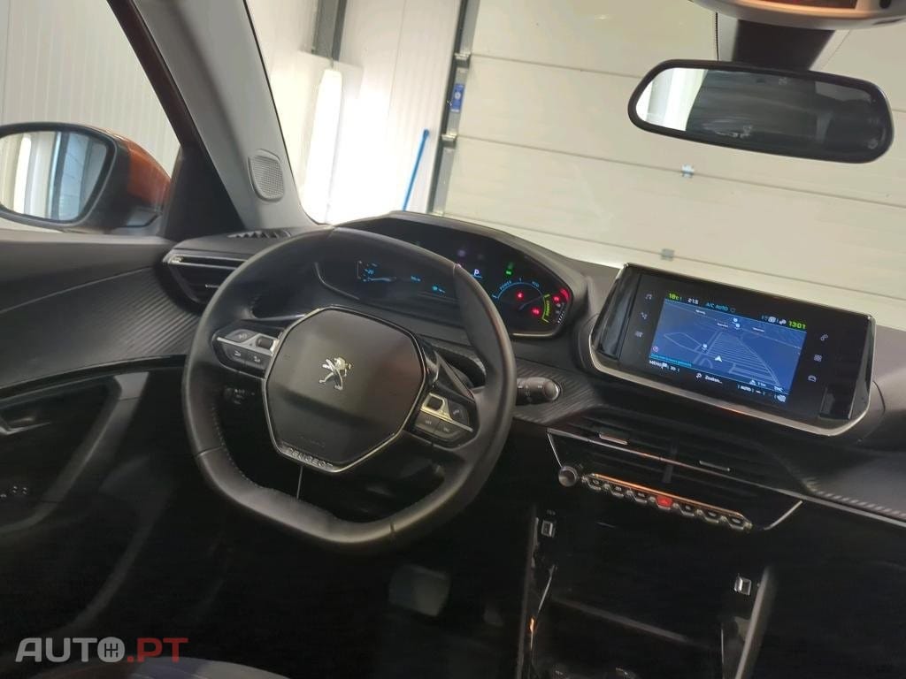 Peugeot E-2008 50 kWh Active Pack