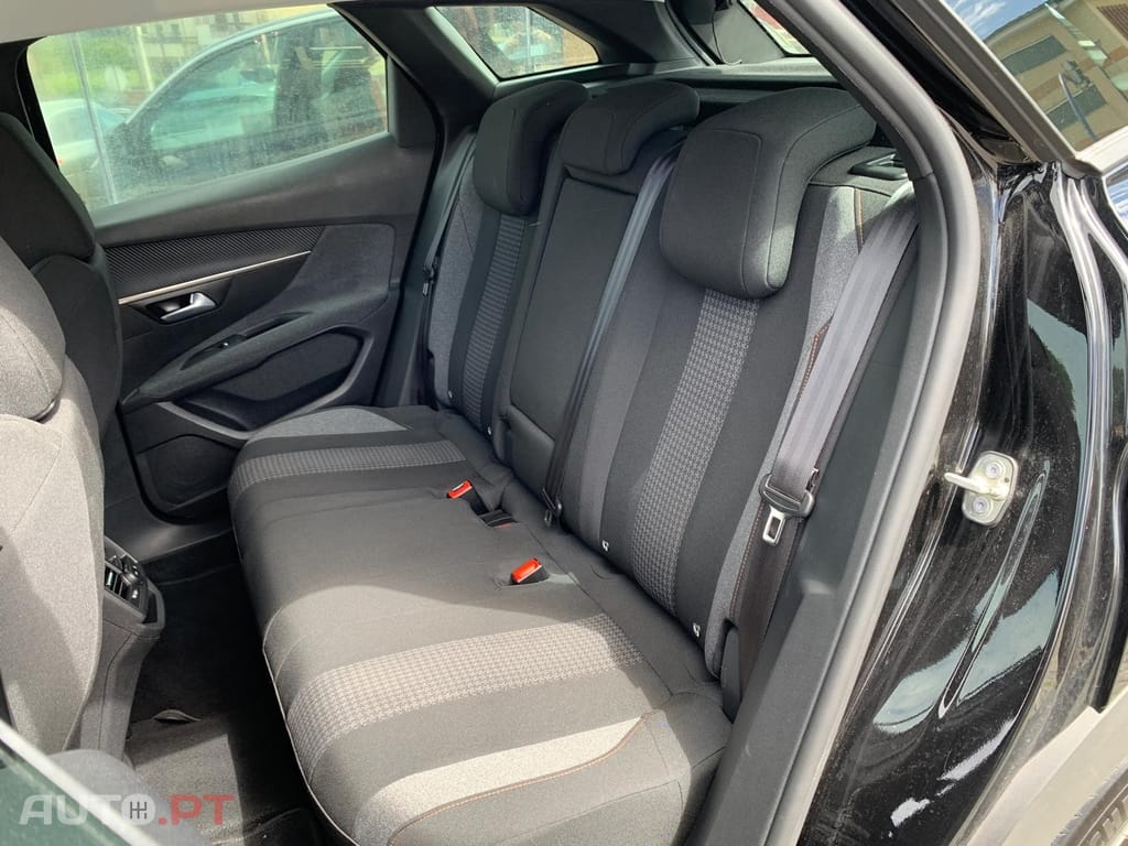 Peugeot 3008 1.5 BlueHDi Active