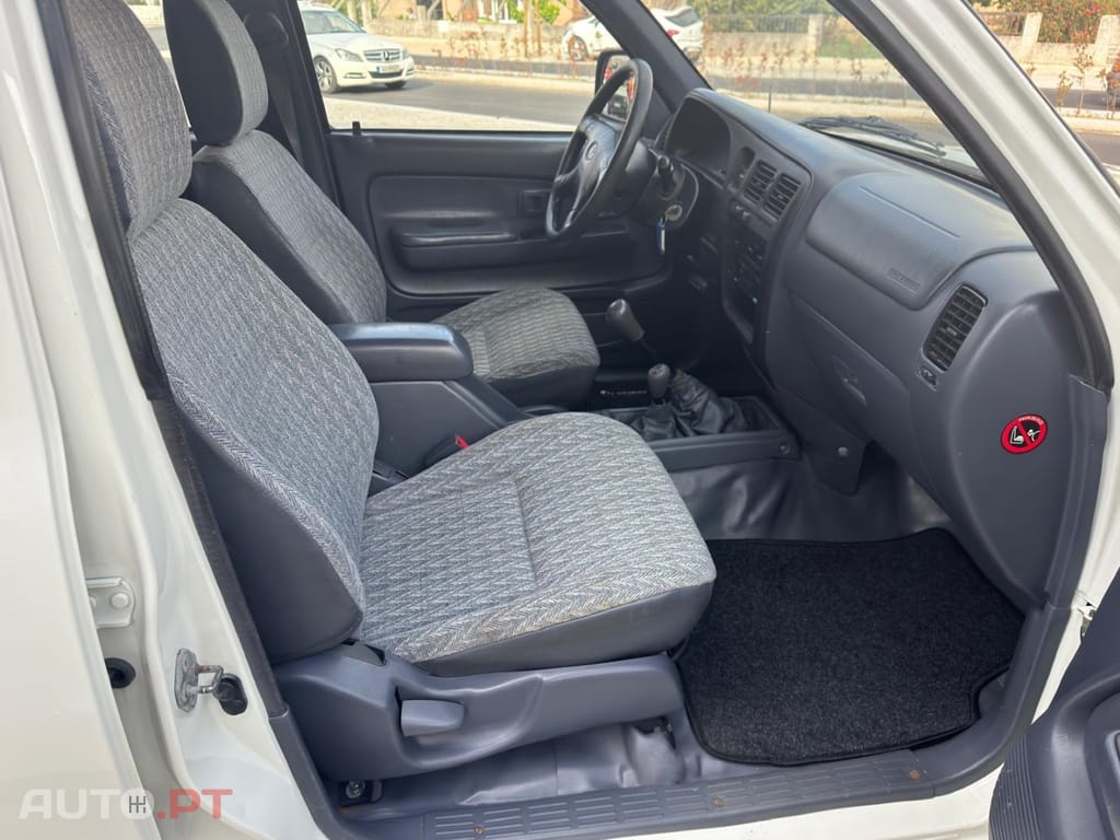 Toyota Hilux 2.5 D-4D 2WD CD AC